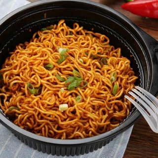 MÌ TRỘN CAY XÉ LƯỠI (tặng 2 xúc xích cay)