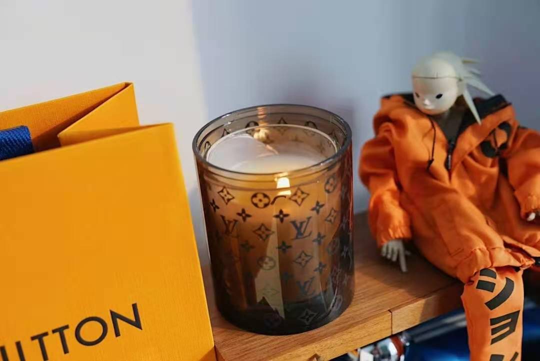 SASA ❤  21 new lv Louis Vuitton scented candles high-end fragrance fresh wild flower fragrance limited edition 180g | BigBuy360 - bigbuy360.vn