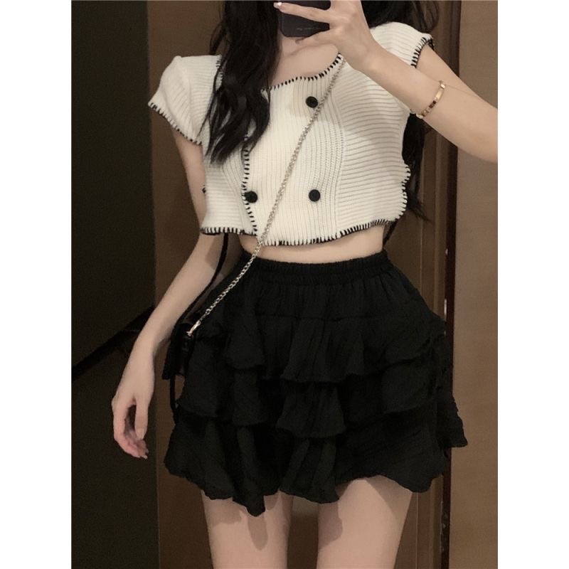Áo croptop len viền bèo