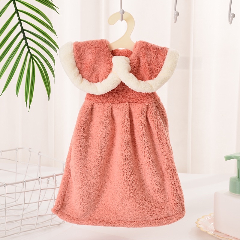 Khăn lau tay hình chiếc váy cute vải mịn kèm móc treo hình móc áo