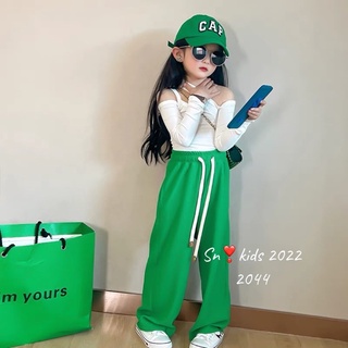 Set áo trắng lệch vai quần tăm xanh cho bé gái