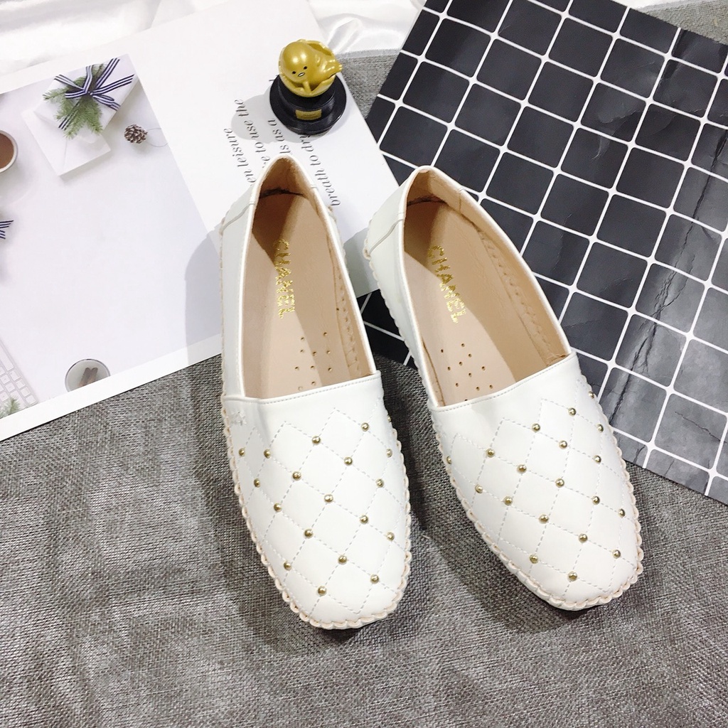 Giày lười giày slip-on chần chỉ đinh tán mũi vuông chất cao su dẻo êm chân phù hợp với mọi chị em