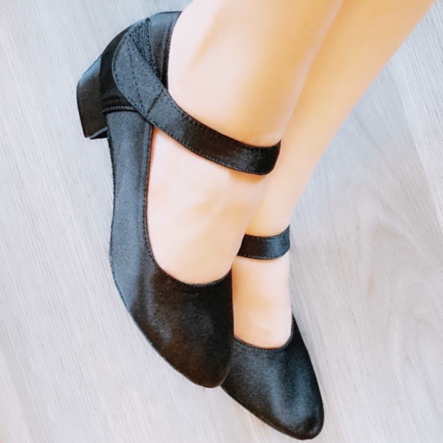 Giày khiêu vũ bít mũi latin nữ