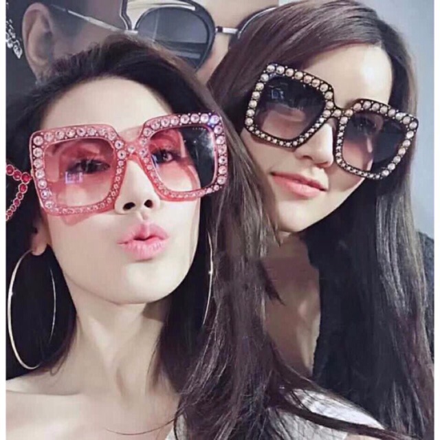 Kính mát đính hạt thời trang Chipu