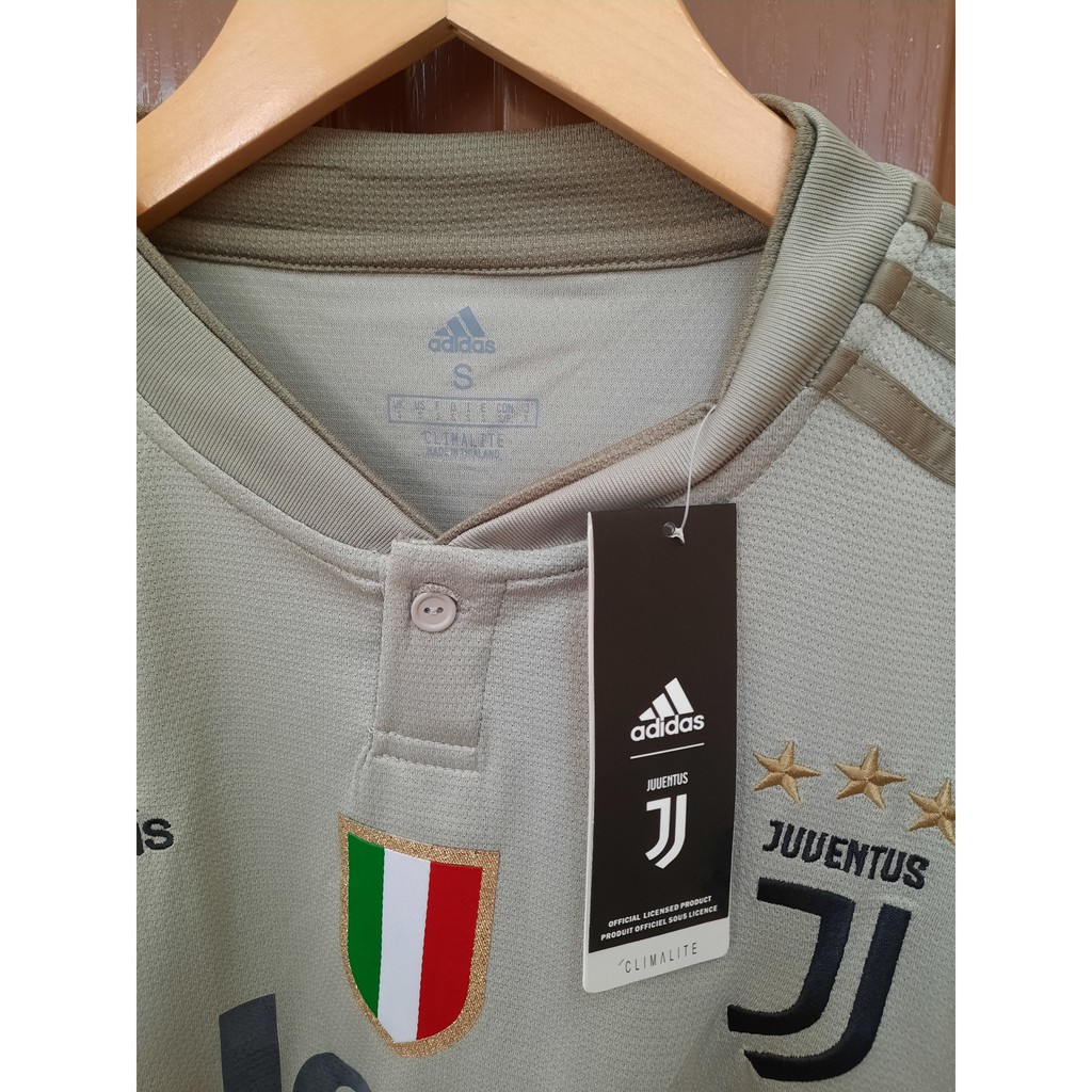 [SALE] Áo đá banh Juventus màu xám