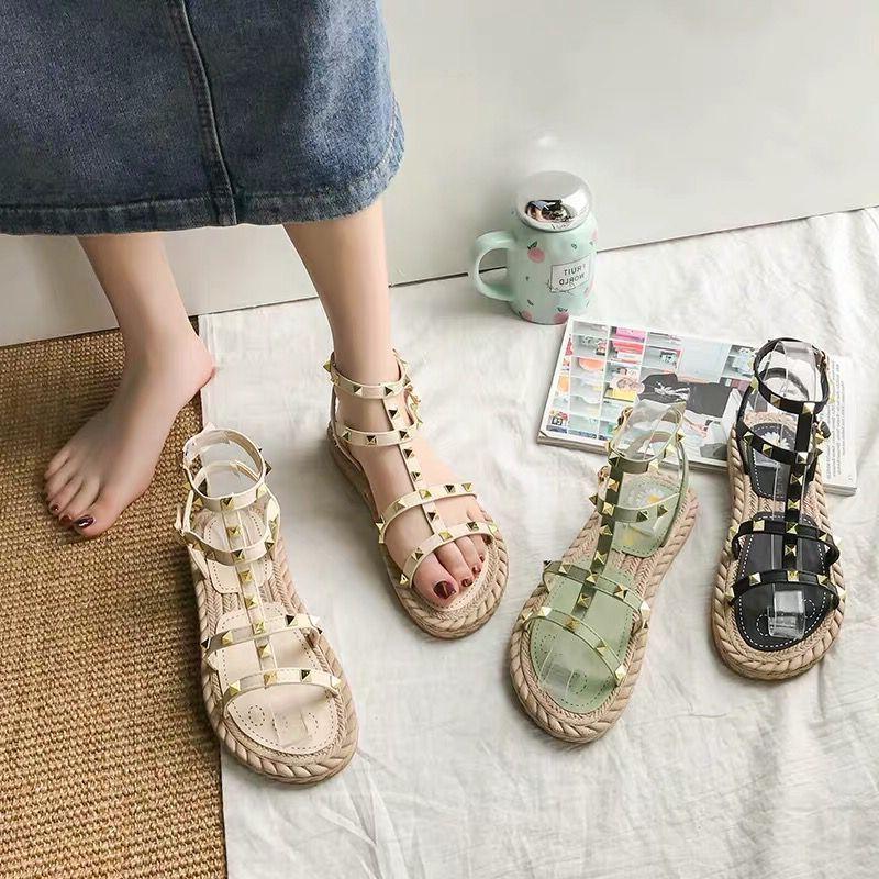 2021new Mùa Hè La Mã Giày Sandal Nữ Ins Thời Trang Hồng Kông Phong Cách Âu Mỹ Lưới Đỏ Gió Sinh Viên Phẳng Đinh Tán Từ