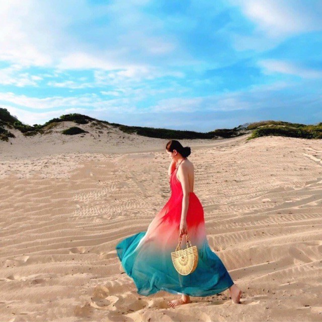 Đầm maxi loang màu cổ yếm | BigBuy360 - bigbuy360.vn