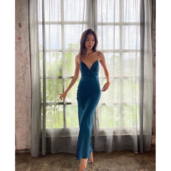 𝐃𝐄𝐒𝐄 𝐃𝐑𝐄𝐒𝐒 • ĐẦM LỤA HỞ LƯNG QUYẾN RŨ