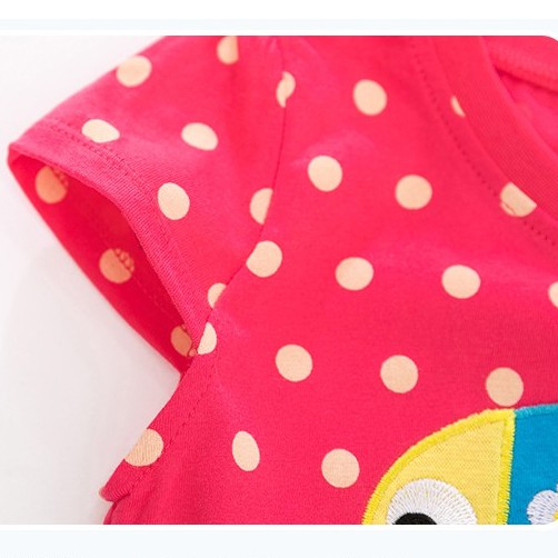 Mã 20580 áo thun hồng chấm bi trắng thêu đắp hình cá sắc màu đáng yêu cho bé gái của Little Maven