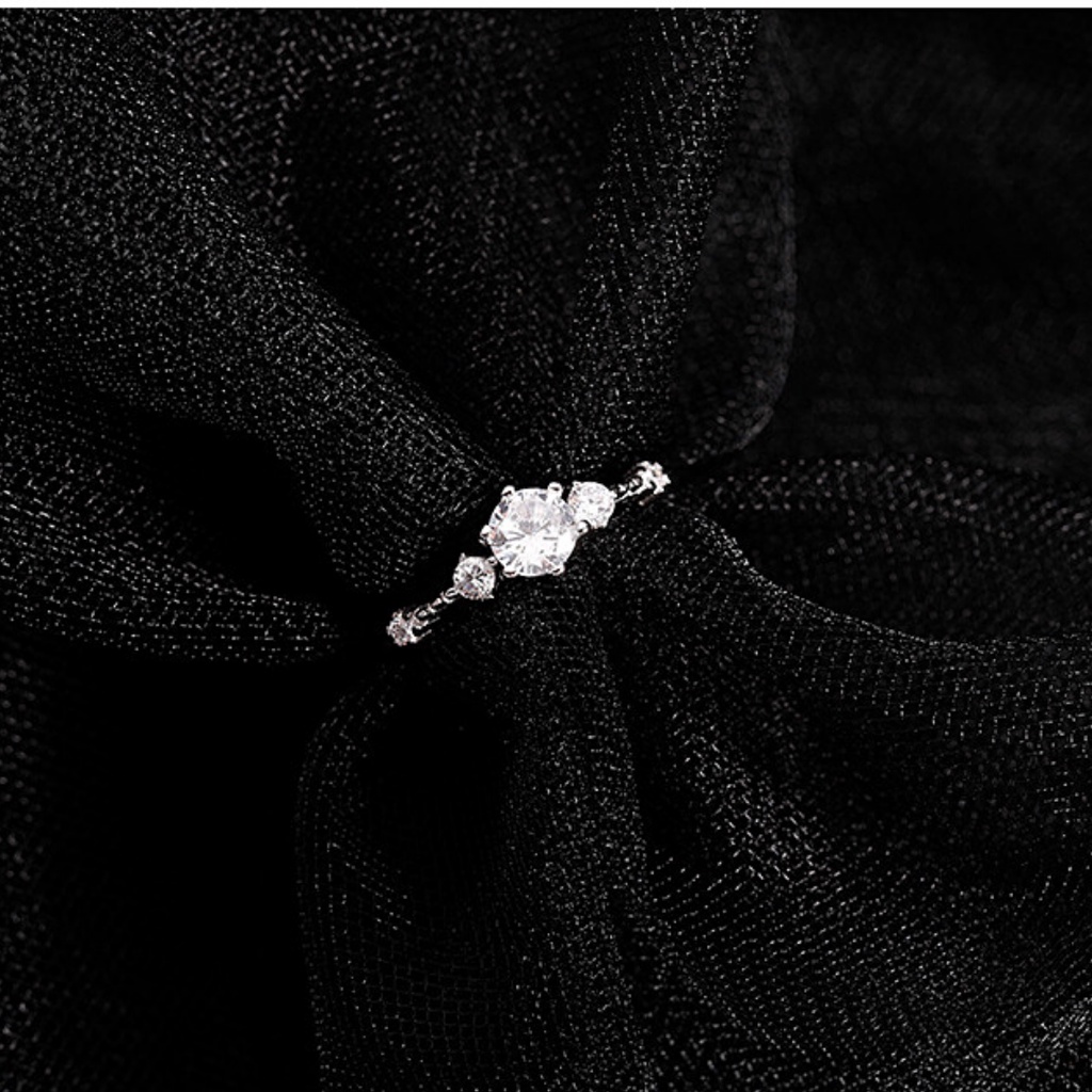 Nhẫn Bạc Dreamsilver Princess Đính Đá Lấp Lánh Mảnh NT026