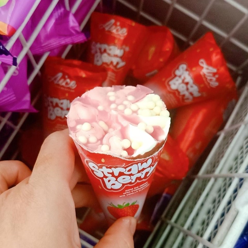 Kem Aice Ốc quế dâu - Strawberry cone