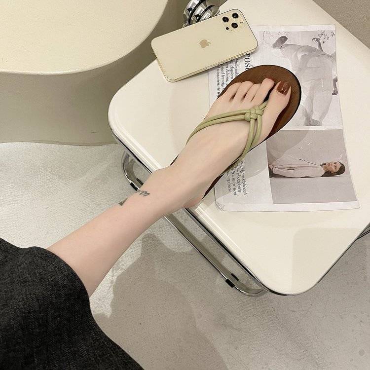 Dép tông nữ Dép Xỏ Ngón Chống Trượt Thời Trang Đi Biển Nghỉ Mát Xinh Xắn