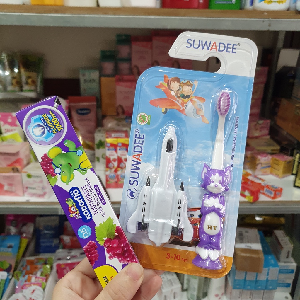 Combo Bàn Chải Và Kem Đánh Răng Cho Bé Kodomo Thái Lan 40g
