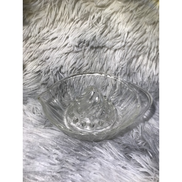 Dụng cụ vắt cam thuỷ tinh