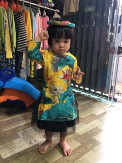 Áo dài gấm sen vàng ( ảnh thật )