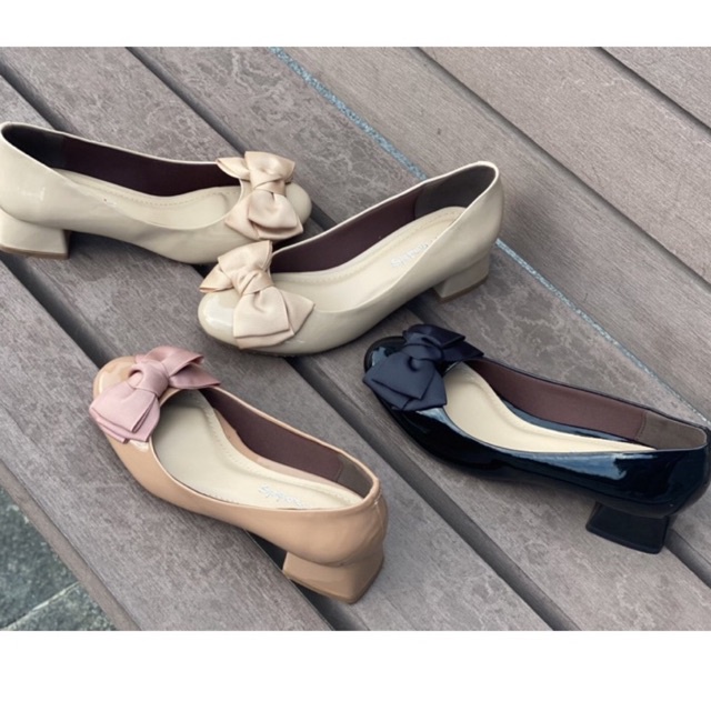 Giày cao gót 3 phân mũi tròn gót vuông Annmodels chất liệu xi bóng êm mềm phối nơ thời trang _A893NRM