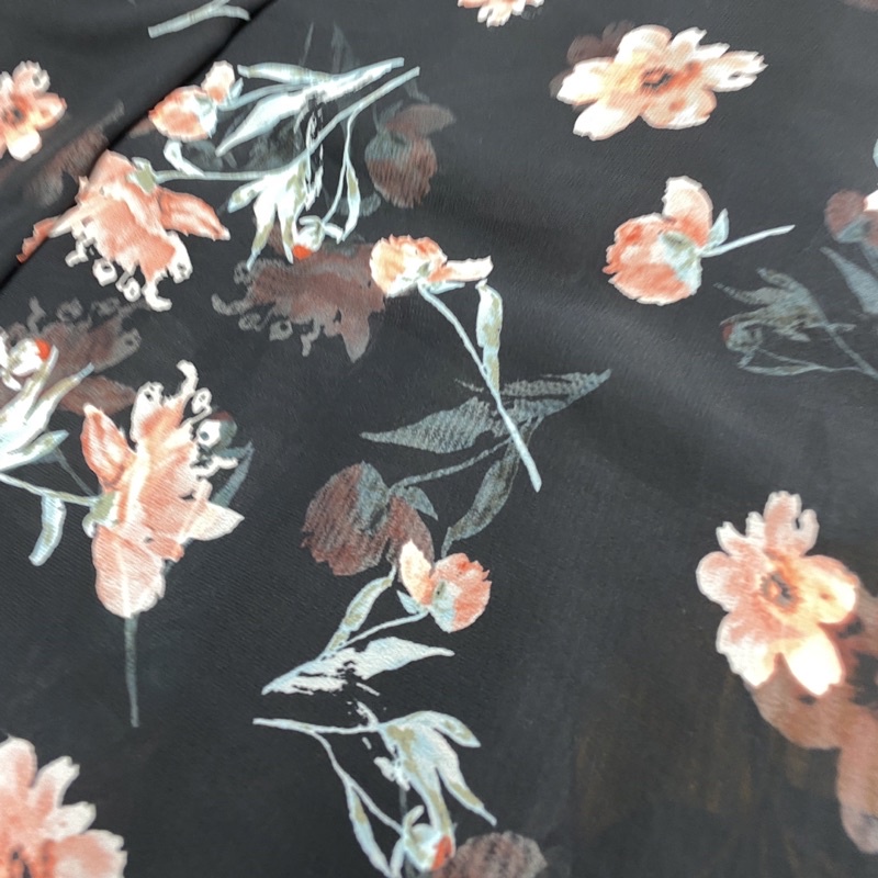 Vải voan chiffon nền đen hoa rơi may đầm áo kiểu