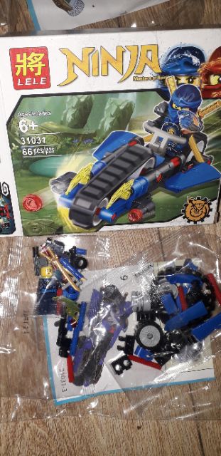 Lắp ráp 1 hộp LegoNinja Spinjitizu 31031 có nhiều chi tiết