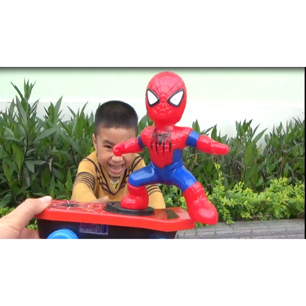 Người Nhện trượt Ván