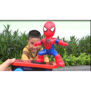 Đồ chơi nhện lướt ván