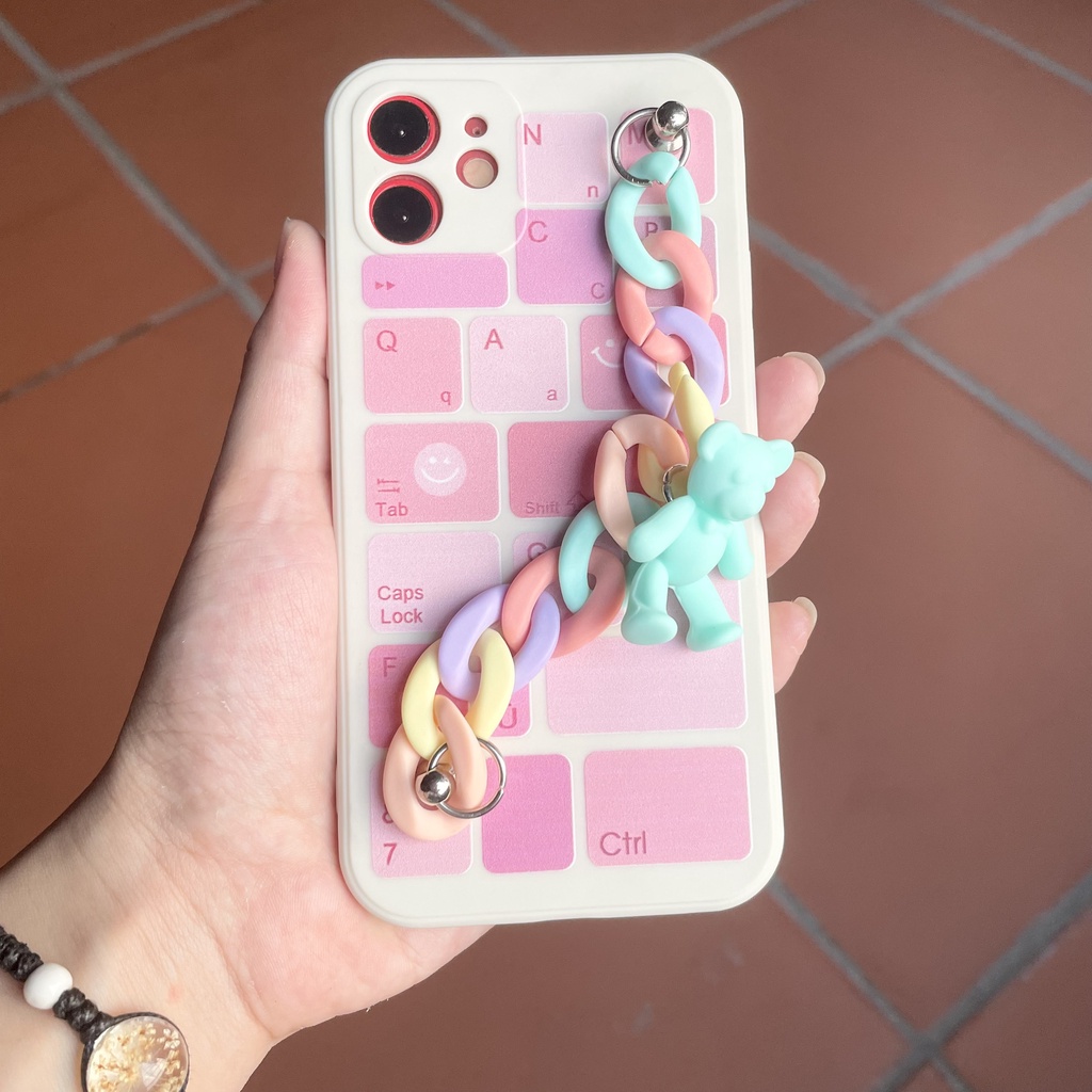 Ốp lưng iphone cạnh vuông gắn xích gấu hình bàn phím dành cho iphone 6 đến 14promax - bi353