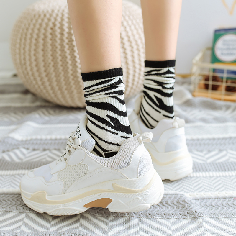 Tất Mềm Mại In Họa Tiết Ngựa Vằn Đáng Yêu Cho Nữ