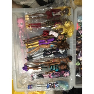 N2 - Búp bê monster high