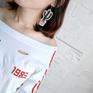 Khuyên lệch hình thú
