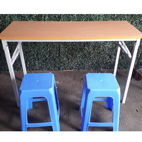 Bàn học sinh chân gấp. dài 1m2 rộng 50cm.( không kèm ghế)