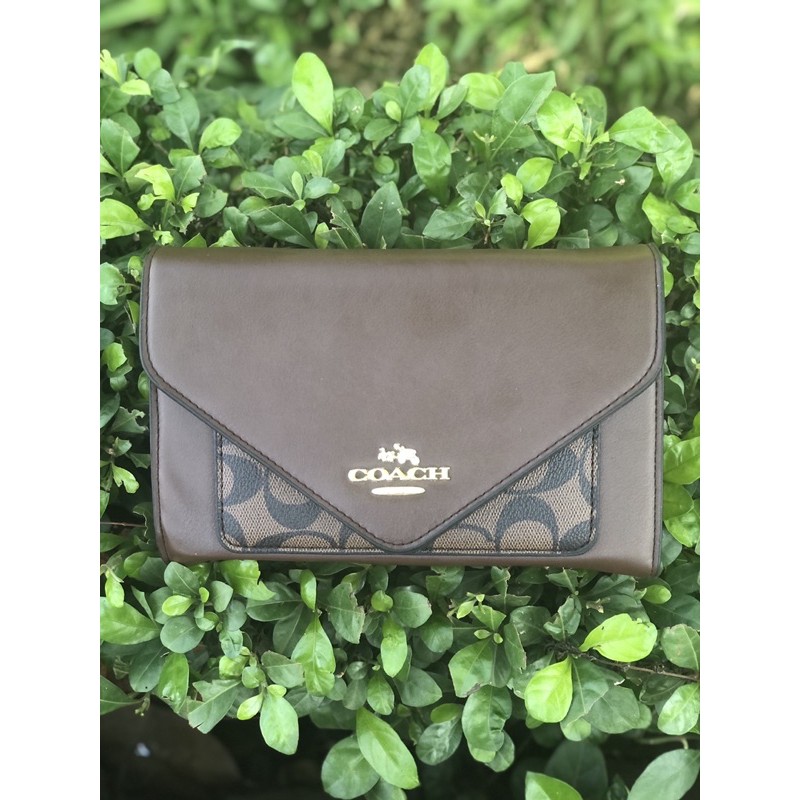 (2hand hiệu) Clutch cầm tay dáng bì thư có dây đeo chéo COACH