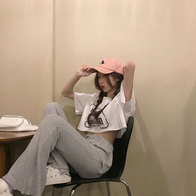 Áo Thun Ngắn Tay Dáng Rộng In Họa Tiết Xinh Xắn Dành Cho Nữ