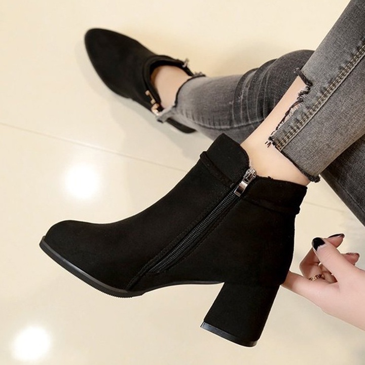 [HÀNG XỊN] Giày bốt đế vuông 5 phân cổ ngắn phối ổ khóa, da lộn trơn cao cấp, sang trọng S077 | BigBuy360 - bigbuy360.vn