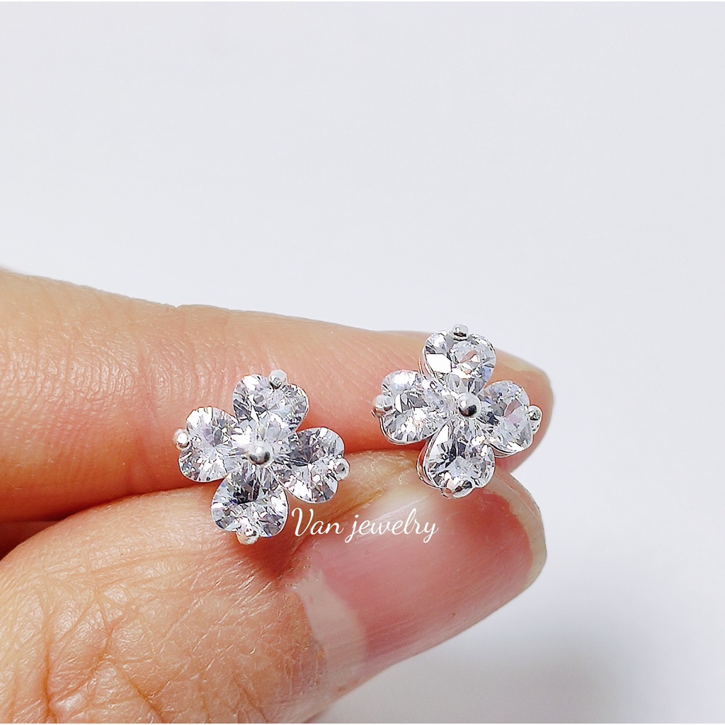 Khuyên tai bạc khuyen tai cỏ 4 lá nạm đá sáng lấp lánh Van Jewelry V10042