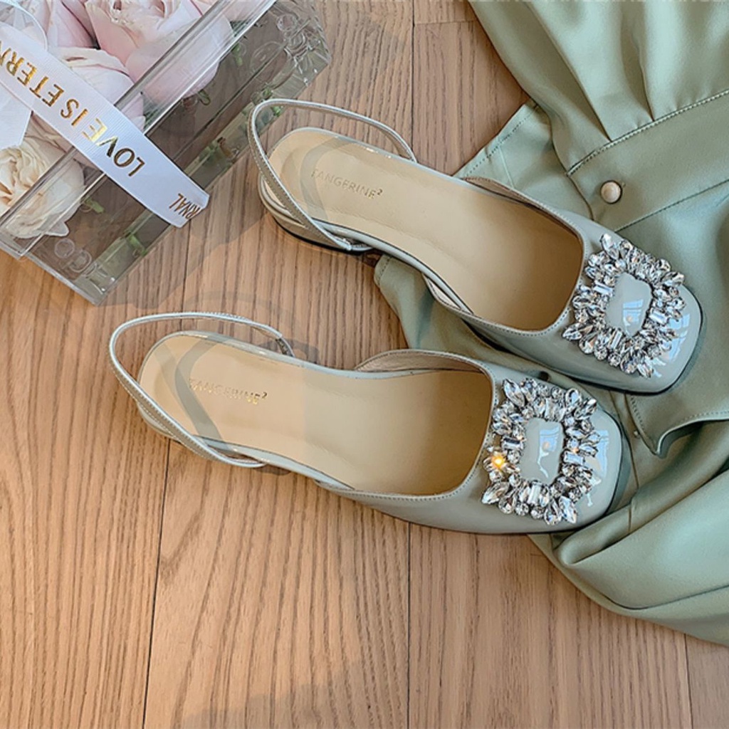 Giày Sandal Bít Mũi Bằng Da Bóng Đính Đá Phối Khóa Vuông Thời Trang 2022 Cho Nữ