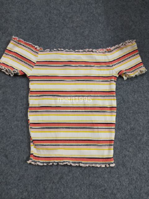 Áo bẹt vai cuốn biên F21