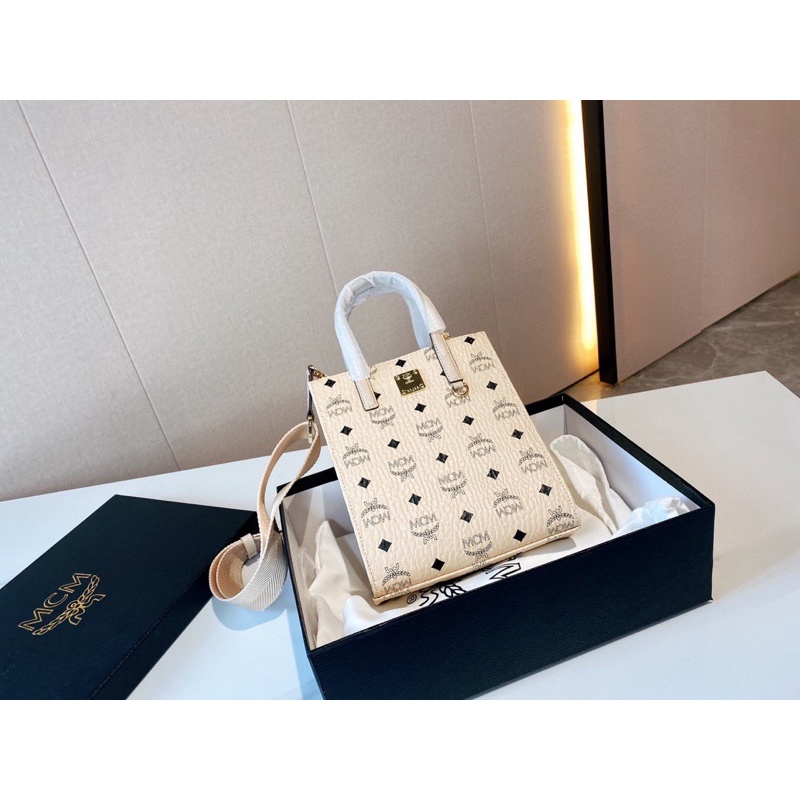 Túi đeo chéo MCM thời trang cao cấp 2022