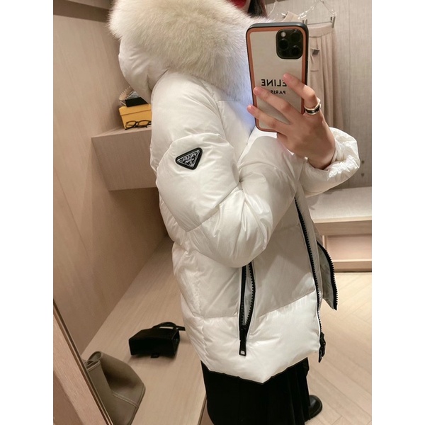 Áo khoác phao mũ lông cho nữ thương hiệu Prada cao cấp