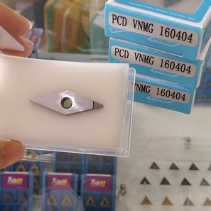 Chip PCD , Chip kim cương gia công nhôm, nhôm đúc độ bóng cao, chịu va đập mạnh