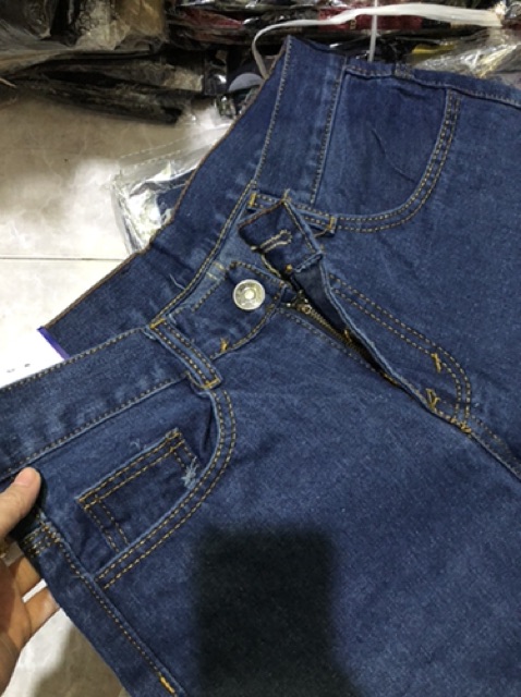 Quần jeans nam trung niên