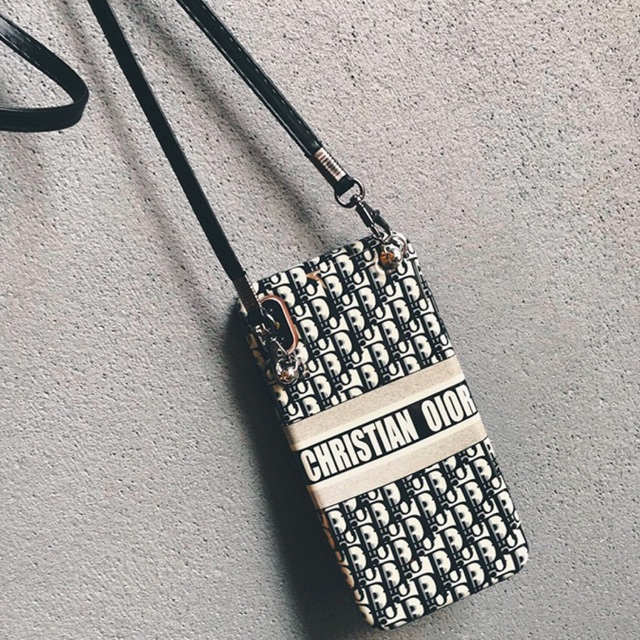 Ốp dẻo kèm dây mẫu thương hiệu