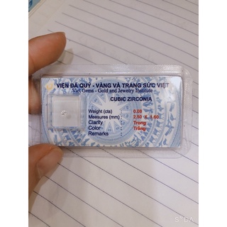 Đá đính răng kim cương nhân tạo