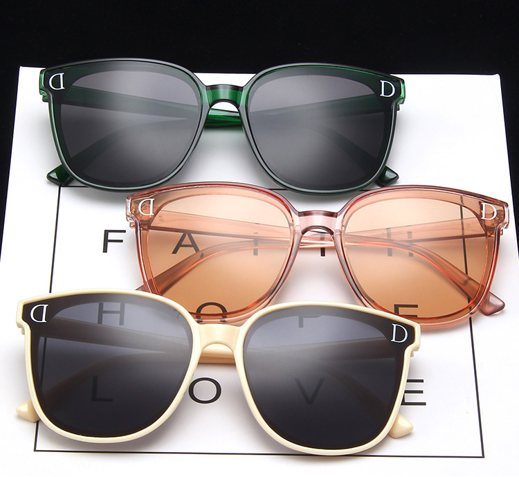 Kính mát chữ D dành cho nam và nữ