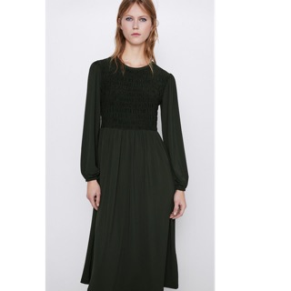 Váy Zara auth cổ tròn dài tay. Thân trên chun ôm thân. Có ảnh thật.