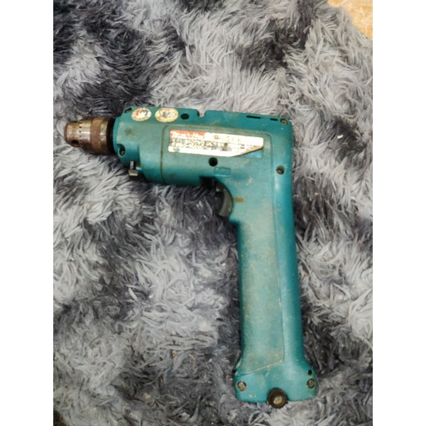 Máy khoan tường makita có búa