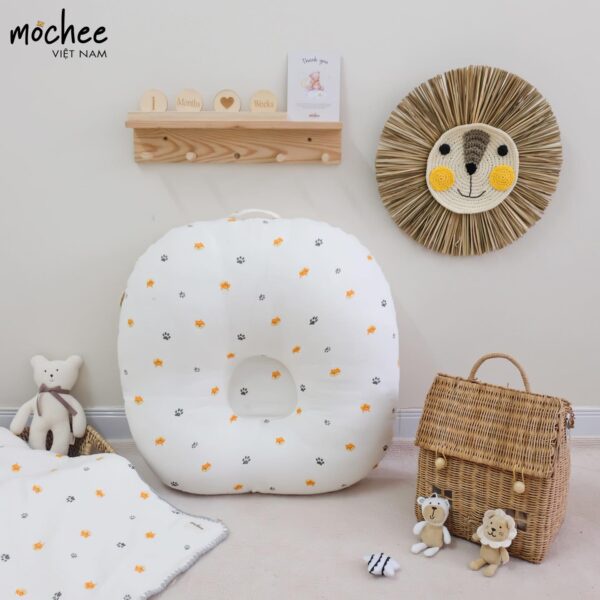 Gối Chống Trào Ngược MOCHEE Cho Bé Thiết Kế Độc Đáo, Vải Cotton Thêu Mềm Mịn, Thoáng Mát