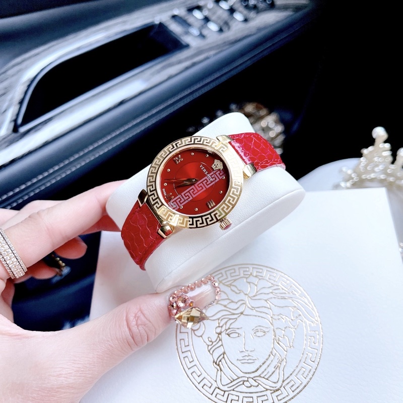 Đồng hồ nữ  Ver.sace Daphnis màu đỏ .