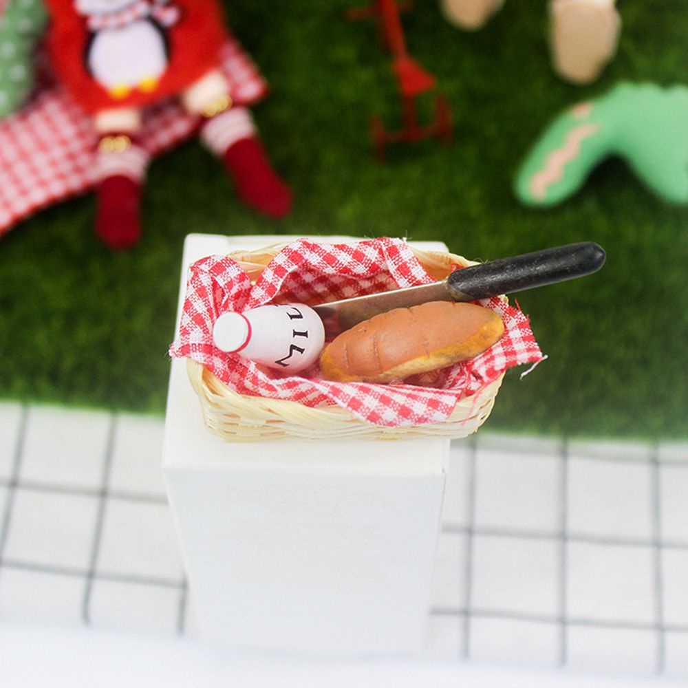 Giỏ bánh mì đồ chơi cỡ nhỏ tỉ lệ 1:6/ 1:12 dành cho nhà búp bê
