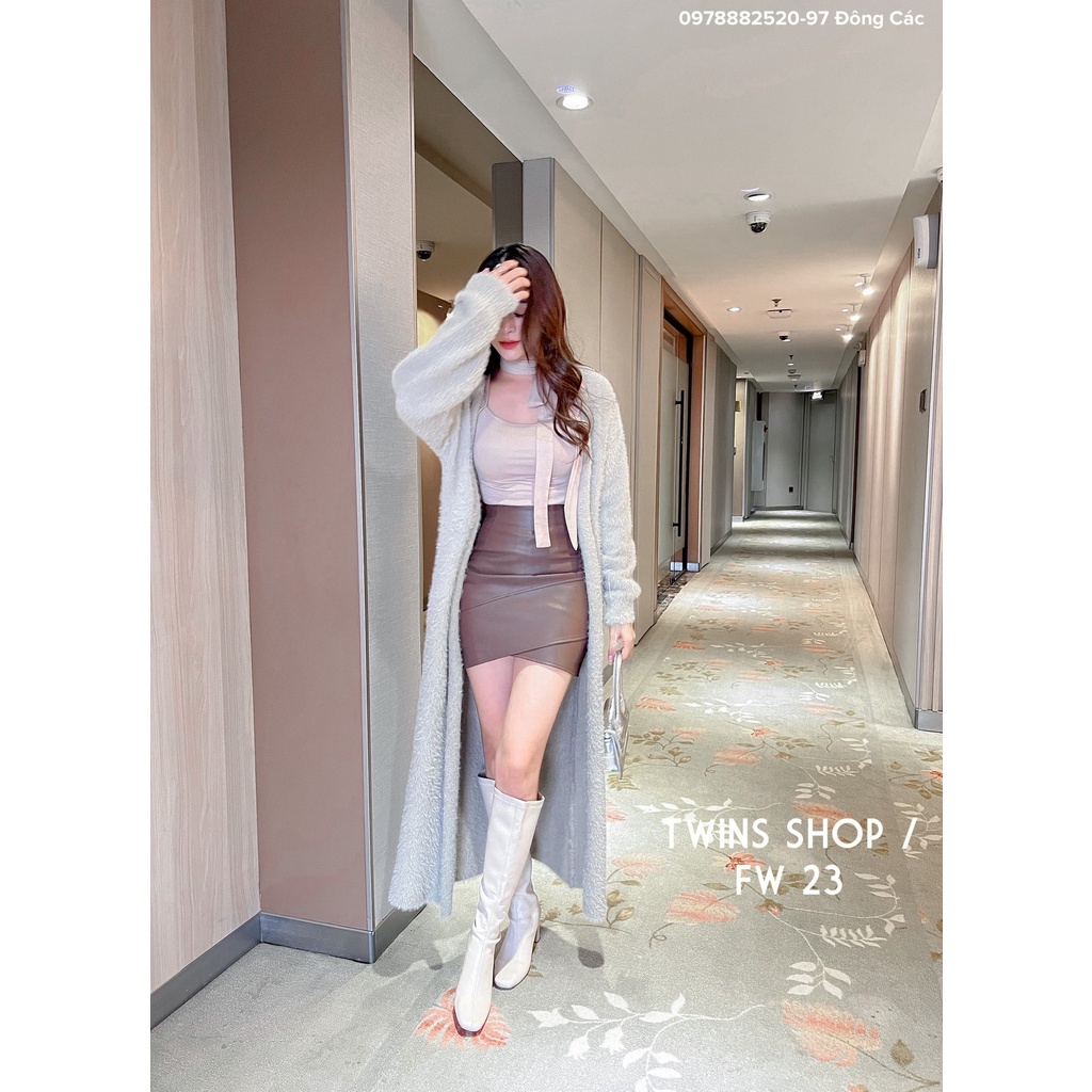 Áo thun body dài tay be kèm dây 206+ Chân váy da nâu 8139