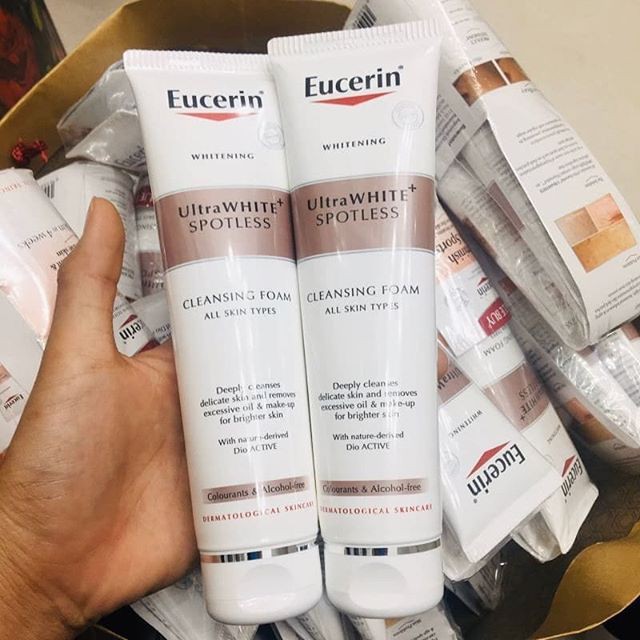 Sữa rửa mặt Eucerin Ultra White+ Spotless Cleansing Foam làm trắng da 150g