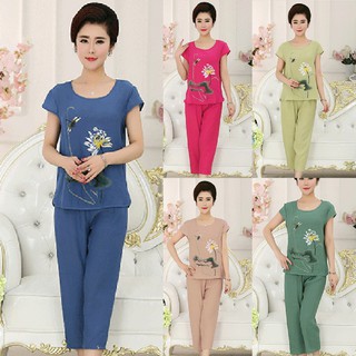 Bộ đồ ngủ tay ngắn họa tiết hoa cúc cho mẹ